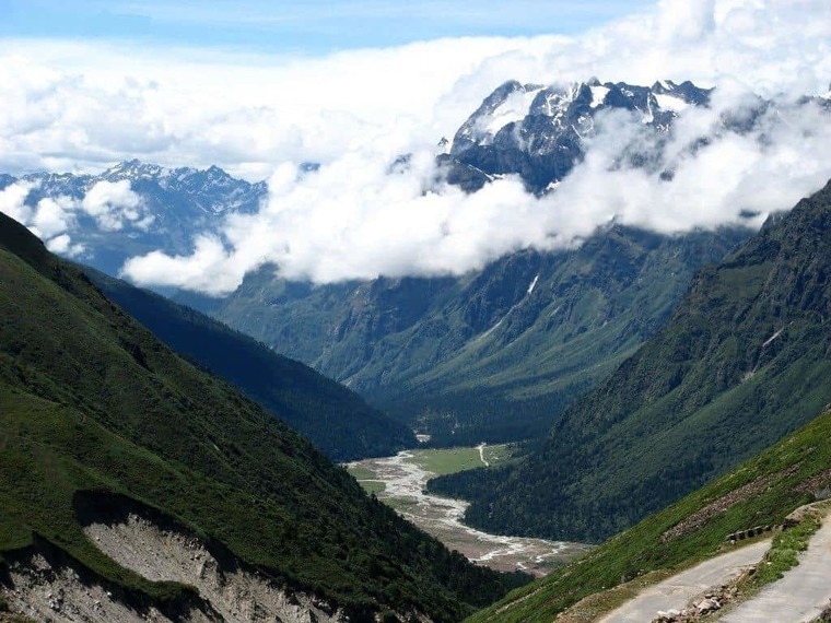 Large yumthang valley  lachung sikkim india 2012 min